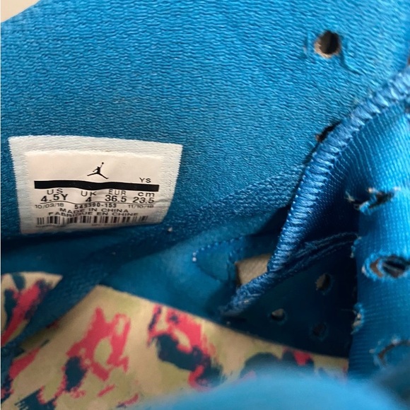 Shoes - Picture 4 of 4